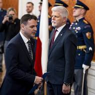 Petr Macinka přebírá ministerstva zahraničí a životního prostředí. 