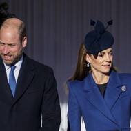 Modrou kravatu měl při uvítání návštěvy z Německa i princ William.