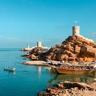 Ve městě Sur vyrábějí tradiční dřevěné lodě.