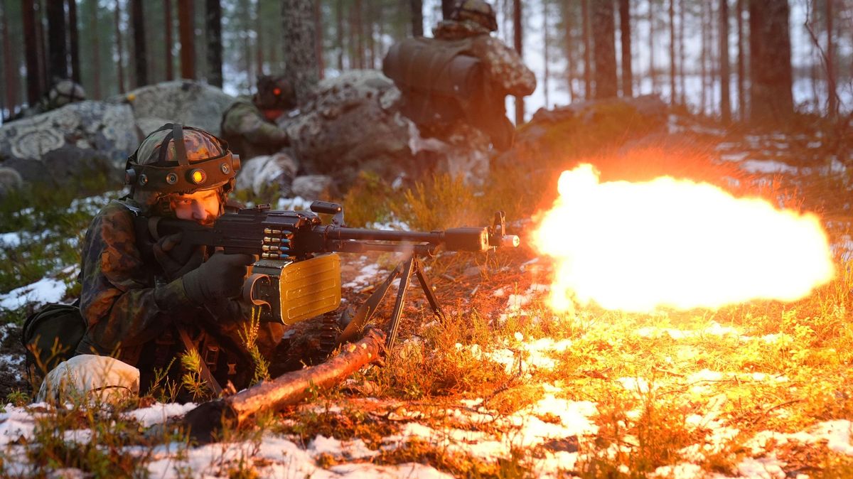 Válka NATO s Ruskem by byla úplně jiná než na Ukrajině, míní vojenský expert