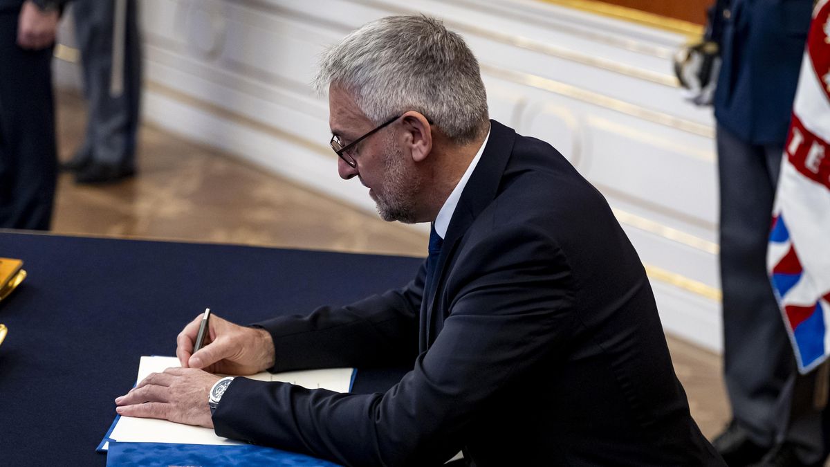 O vedení České pošty bude soupeřit 13 zájemců