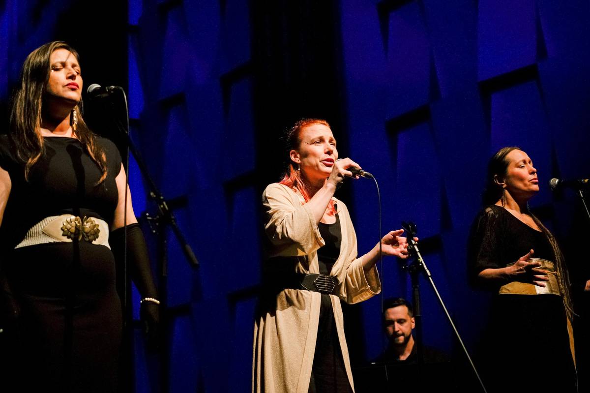 Hotující Yellow Sisters