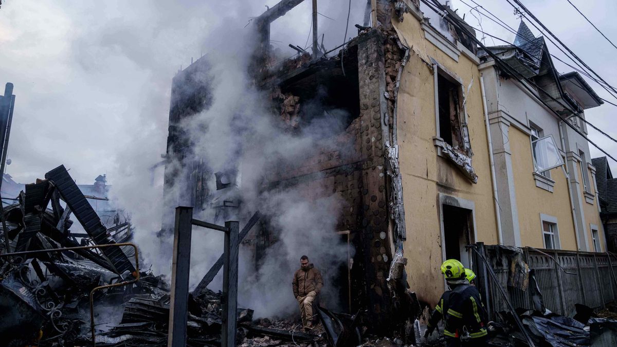 V Kyjevě je po desetihodinovém útoku bez tepla 40 procent obyvatel. Ostřelování zasáhlo Cherson