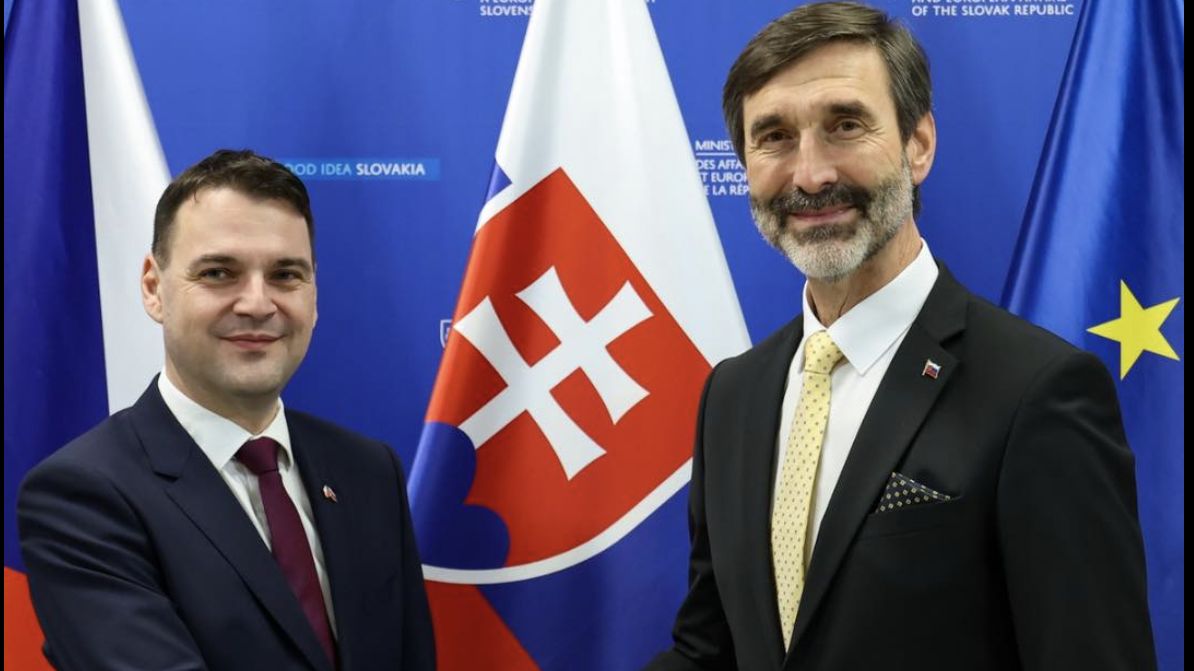 Macinka si na Slovensku s Blanárem notoval o migraci i Benešových dekretech