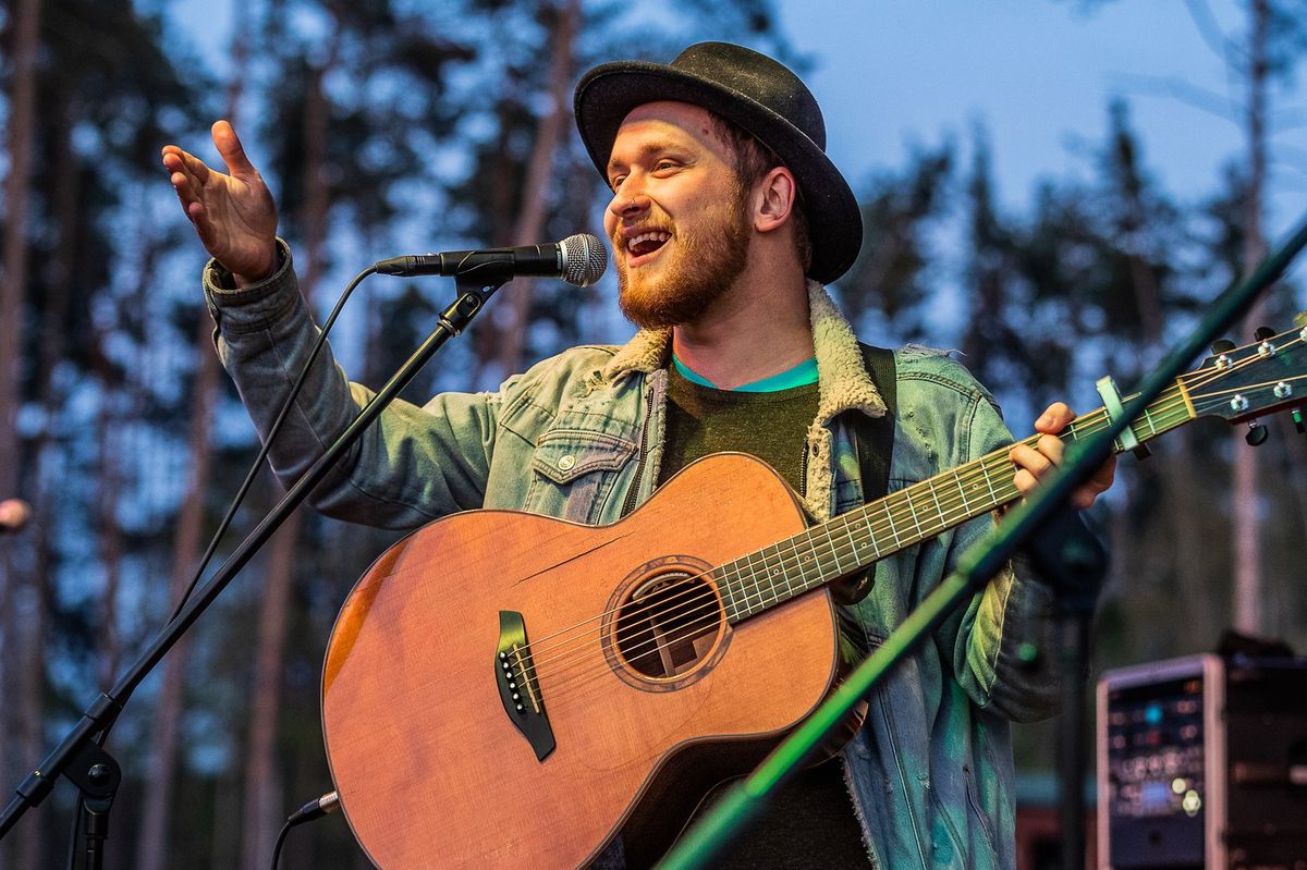 Zamiloval jsem se do vůní, jsem parfumér, říká písničkář Voxel