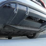 Dobré aerodynamice napomáhá i zakrytovaný podvozek.