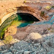 Závrt Bimma je jednou z koupacích alternativ k moři.