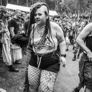 Bizarní vizáž je na tomto festivalu vlastně normou.