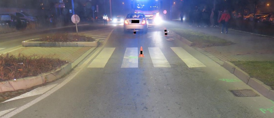 Người lái xe Mercedes 19 tuổi bị buộc tội liên quan đến cái chết của người đi bộ tại điểm qua đường ở České Budějovice