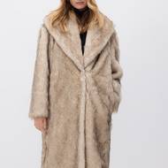 Kabát z napodobeniny kožešiny, Reserved, 2599 Kč