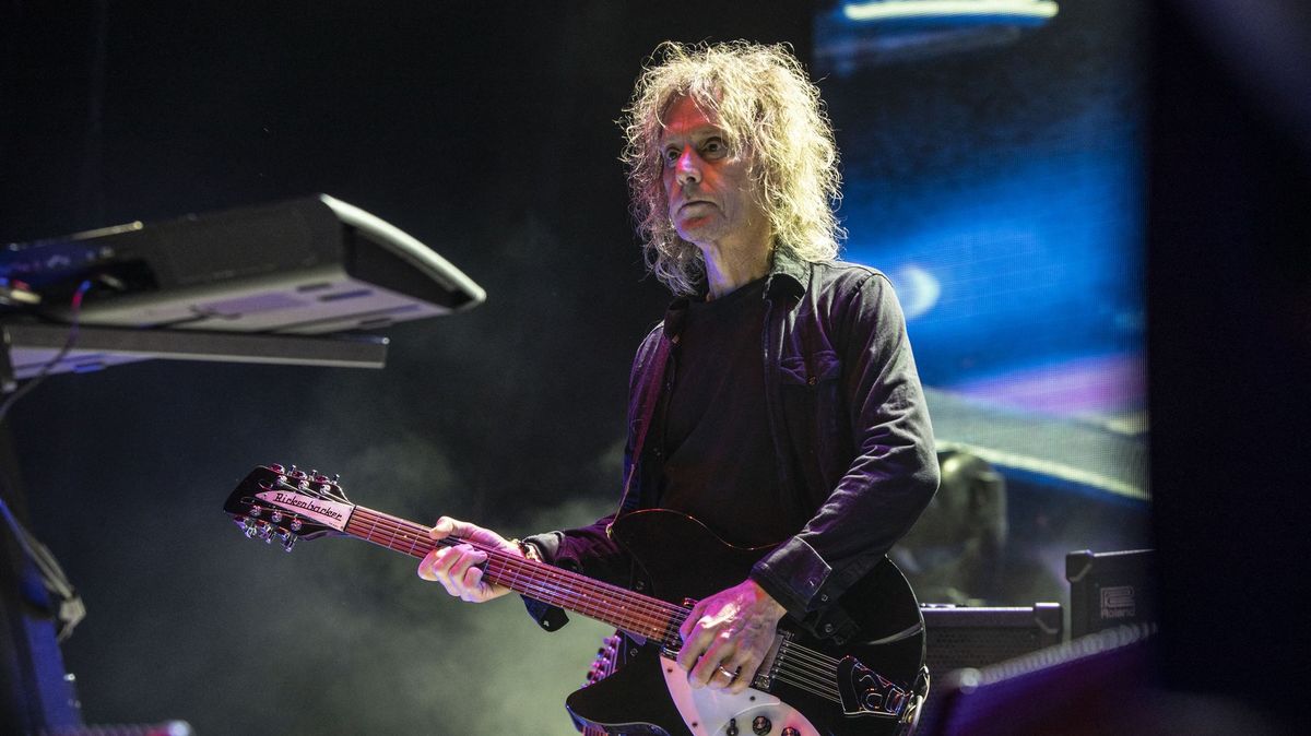 Zemřel Perry Bamonte, člen kapely The Cure