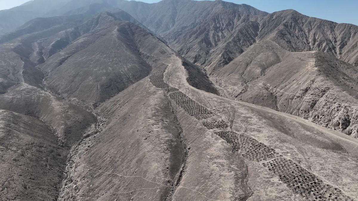 Krajina jako účetní kniha? Archeologové možná vyřešili záhadu 5200 jam v peruánských Andách