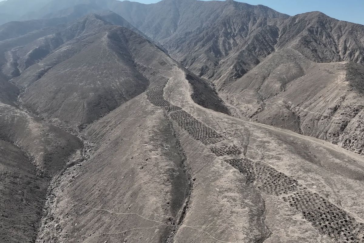 Krajina jako účetní kniha? Archeologové možná vyřešili záhadu 5200 jam v peruánských Andách