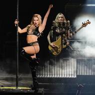 Na scéně bylo mnoho žen