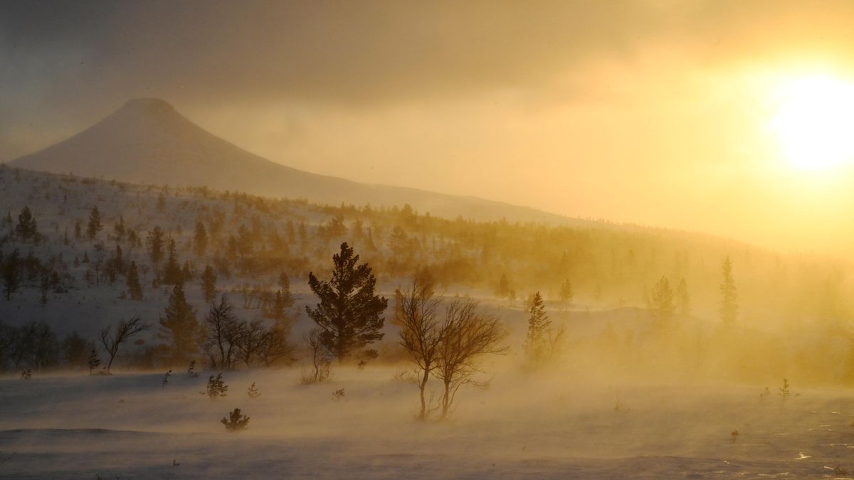 Skandinávií se přehnala silná zimní bouře. Dva mrtví ve Švédsku