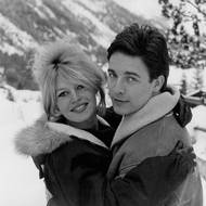 Brigitte Bardotová byla celkem čtyřikrát vdaná. Jejím druhým chotěm se stal herec Jacques Charrier. Manželství trvalo pouhé tři roky. 