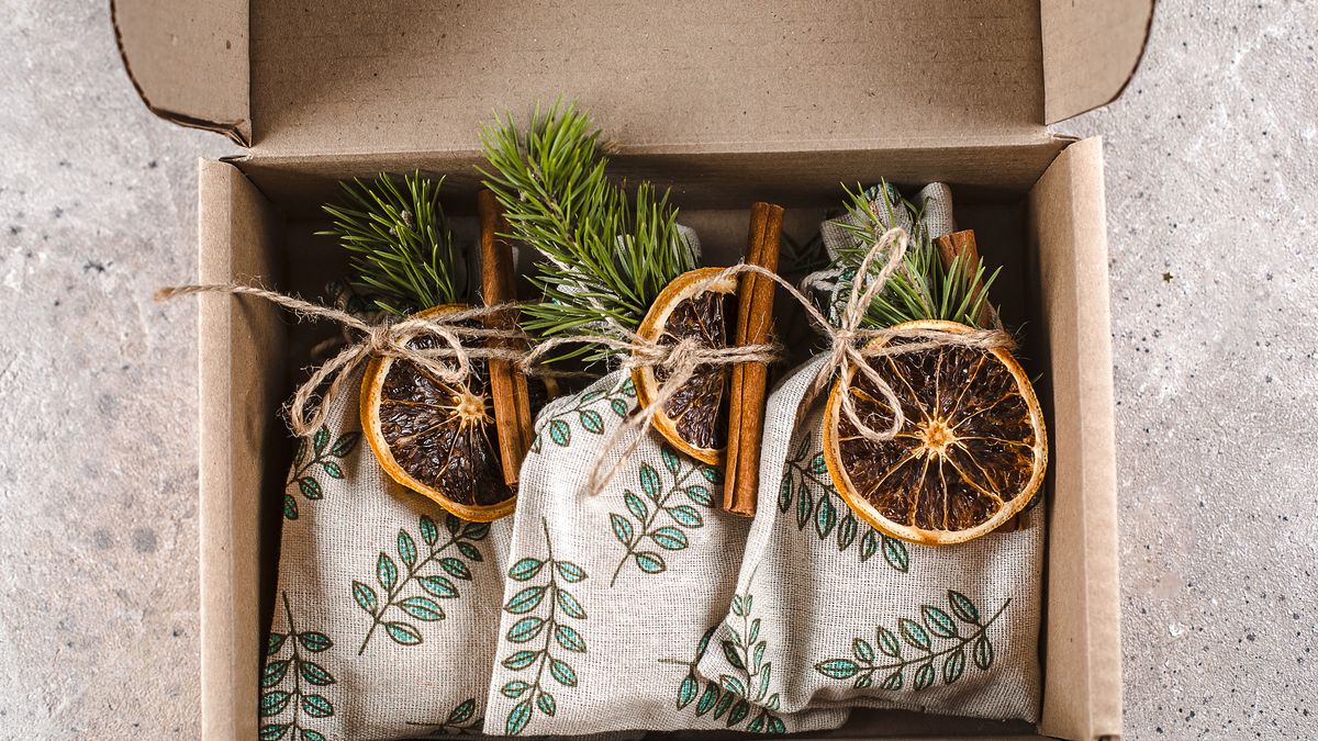 Potpourri podpoří útulnou atmosféru domova. Vytvořte si vlastní směs z citrusů, koření a jehličí