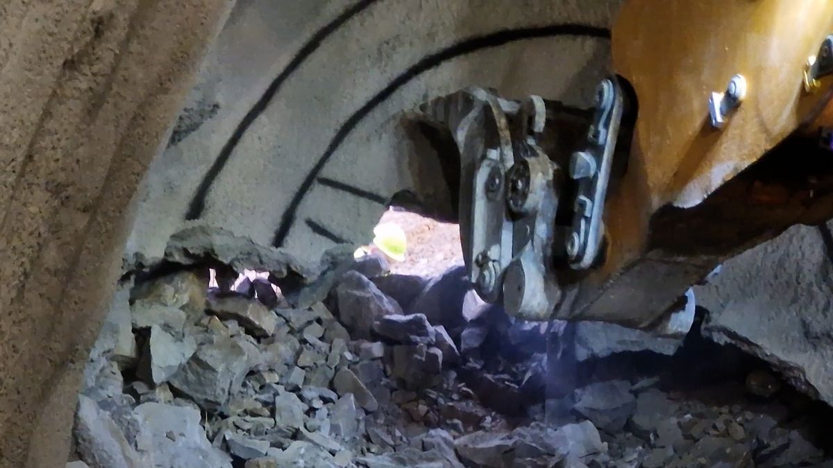 Dálnice D35 pod tunelem Homole má proraženou první půlku trasy