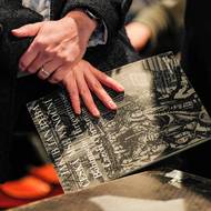 Noty si každý z hudebníků přináší sám. 