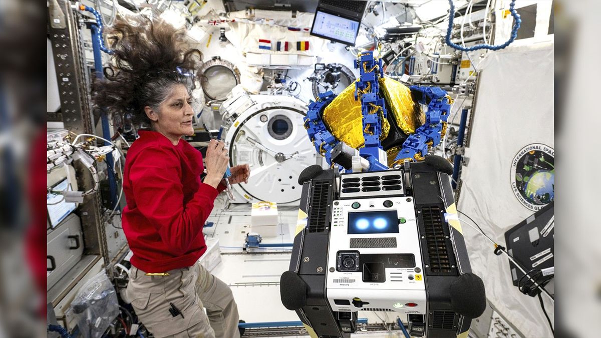 Astronauti testují na ISS robota řízeného umělou inteligencí