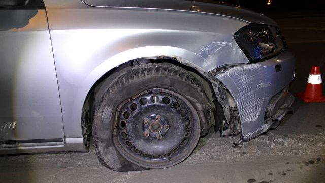 Opilý řidič v Přerově narazil do sloupu osvětlení a snažil se ujet