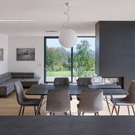 Obývací pokoj je snížen vůči jídelně o tři stupně.