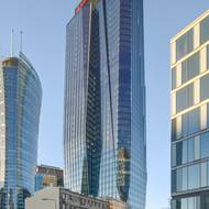 Bridge Tower není zdaleka jedinou výškovou budovou Varšavy. Město se může chlubit řadou dalších, včetně nejvyšší budovy v celé EU – tzv. Varso Tower.