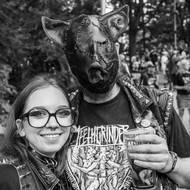 Mezi návštěvníky se těší velké oblibě i různé bizarní masky.