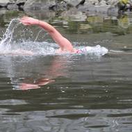 Diváci tleskali i ukázce zimního plavání, které předvedla také Andrea Klementová, která už posbírala řadu medailí na velkých akcích a přeplavala kanály La Manche i Catalina.