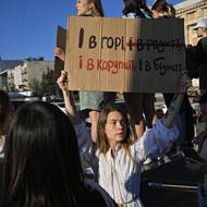 Občanská angažovanost – jedna z věcí, kterou se Ukrajina liší od Ruska. Proti rušení protikorupčních úřadů se zvedla taková vlna odporu, že prezident Zelenský musel nakonec couvnout. Charkov, 23. července 2025.