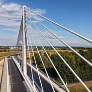 Most je součástí severovýchodního obchvatu Pardubic.