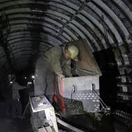 Pdo povrchem jsou tuny a tuny materiálu, na povrch se po ukončení těžby vyveze jen část. 