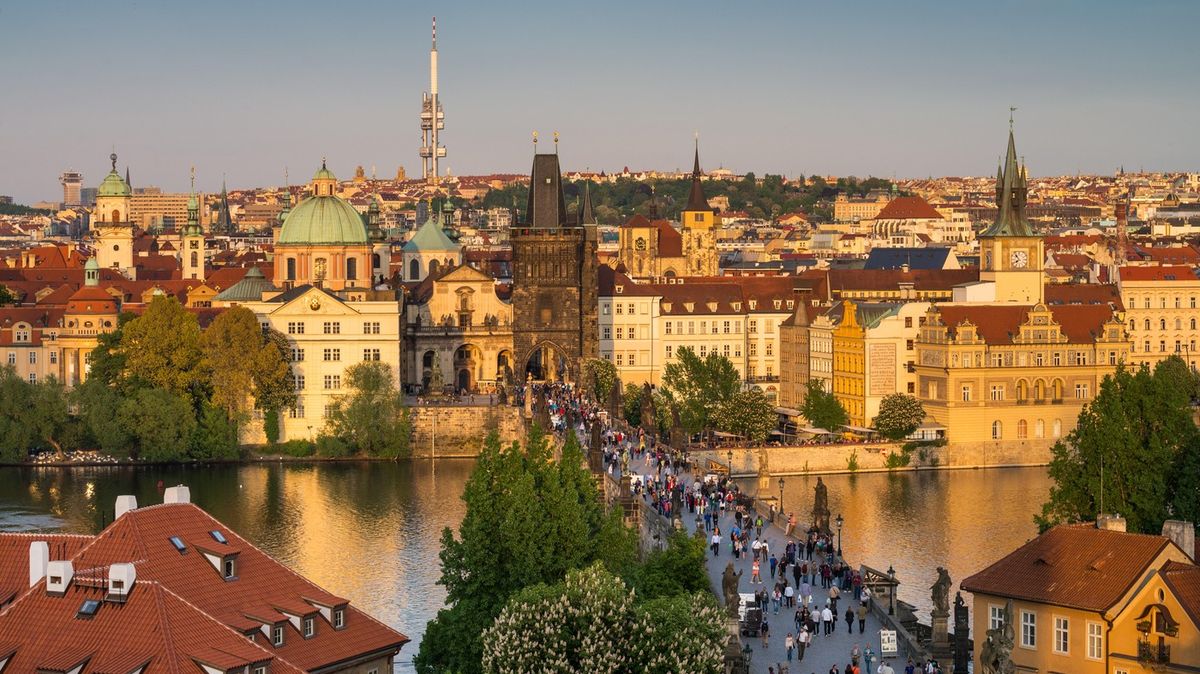 Jak se u nás žije cizincům? Na chladnou českou povahu si často musejí zvykat