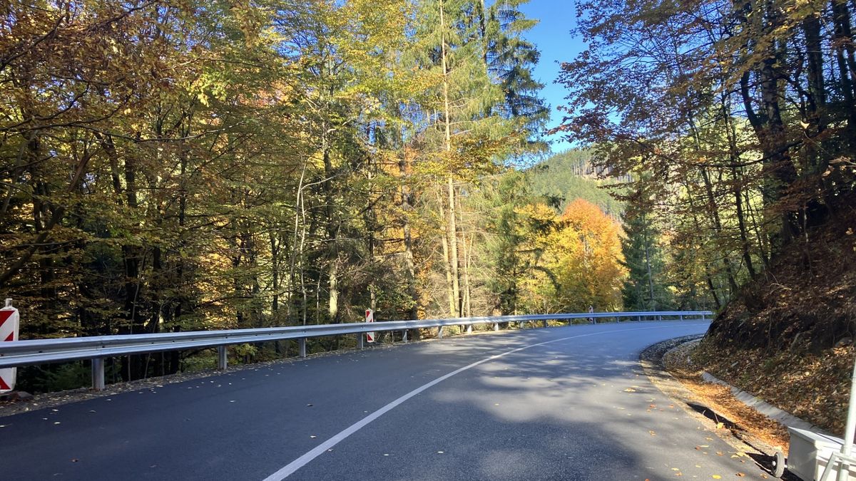 Horská silnice z Prostřední Bečvy do Velkých Karlovic je konečně po rekonstrukci