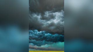 Bouře v Texasu zahalila oblohu do hrozivých tyrkysových odstínů