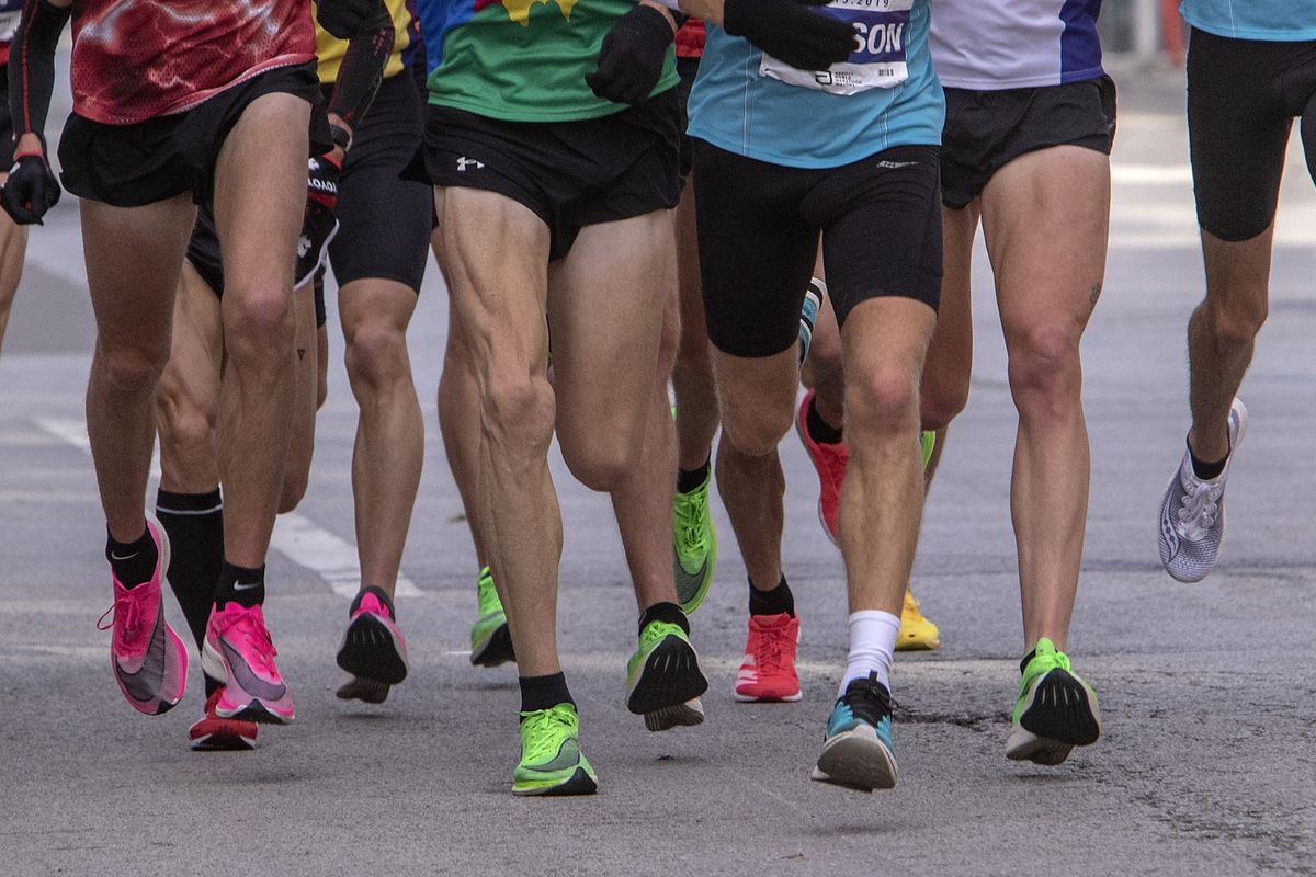 V Íránu zadrželi pořadatele maratonu, kterého se účastnily nezahalené ženy