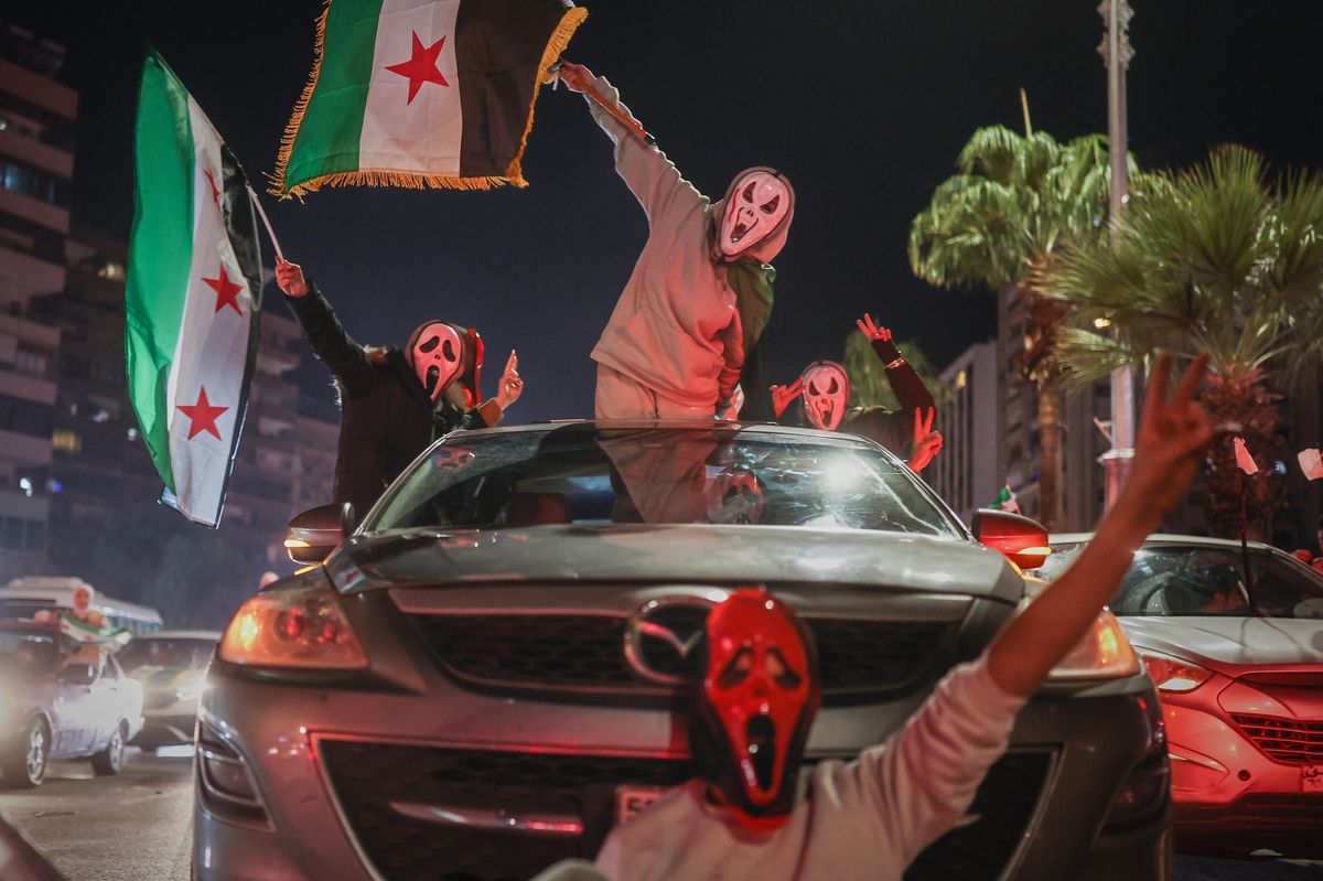 FOTO: Sýrie slaví roční výročí pádu Asadova režimu