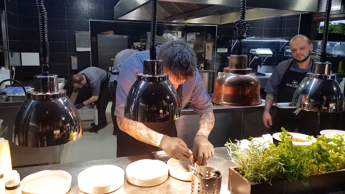 Brněnské restauraci na periferii věřil kdysi málokdo. Teď ji ocenil i Michelin