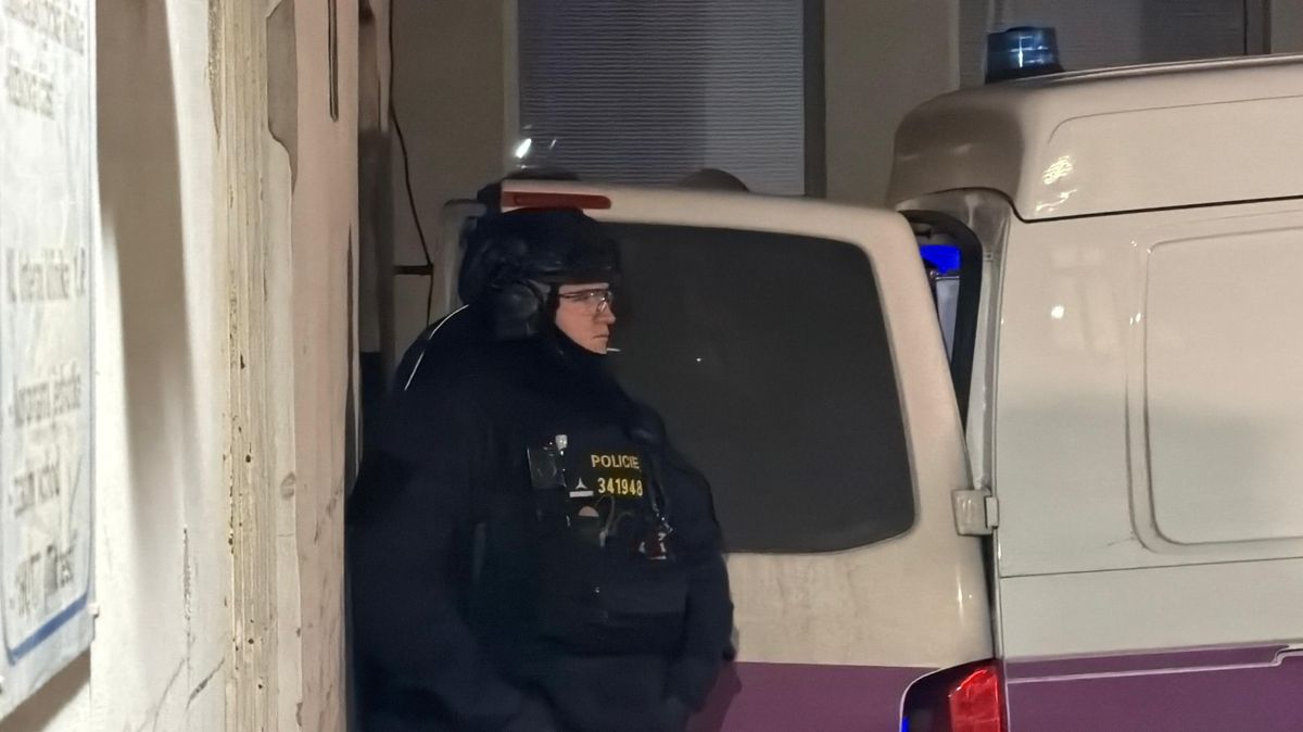 Vémola opustil po několika hodinách nemocnici