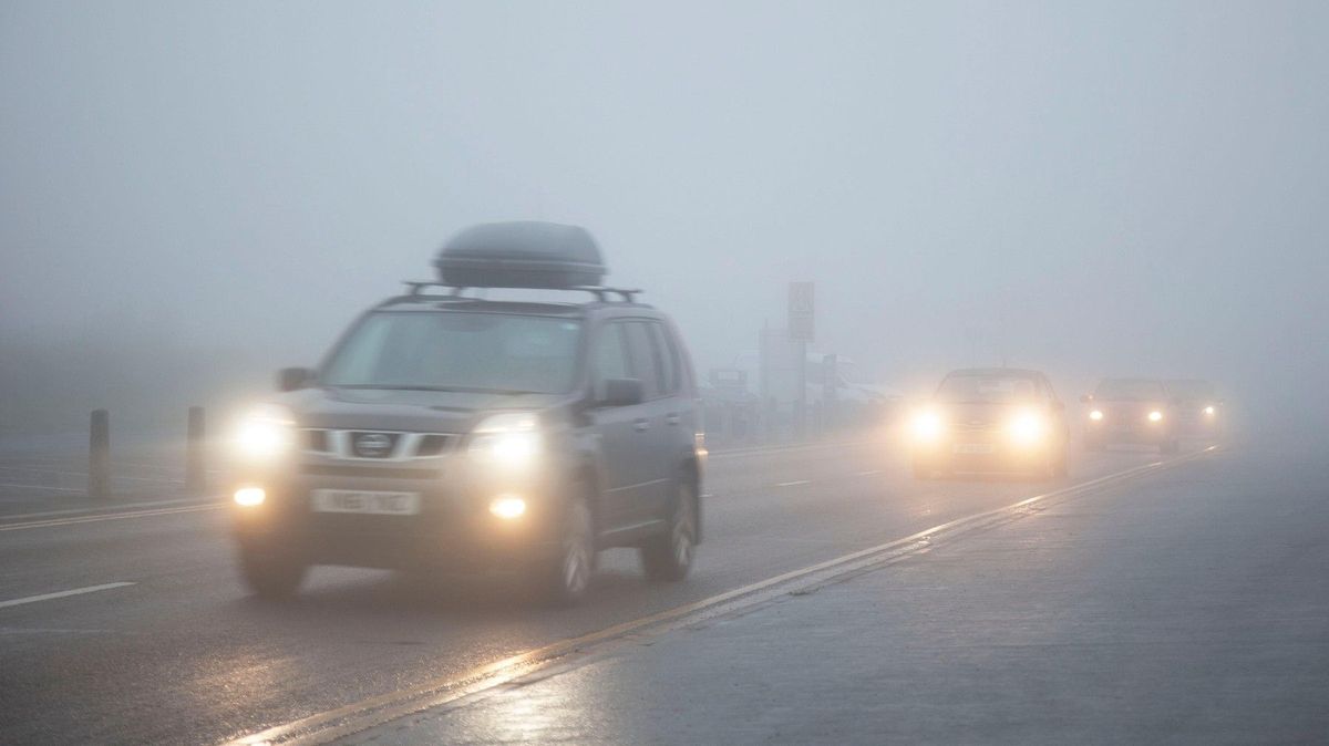 V zimě přibývá nehod kvůli snížené viditelnosti. Jak se určuje viník