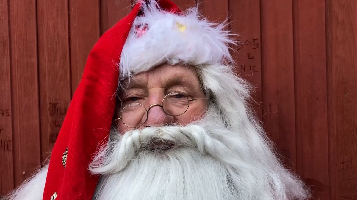 Služebně nejstarší Santa na světě dělá dětem radost už 64 let