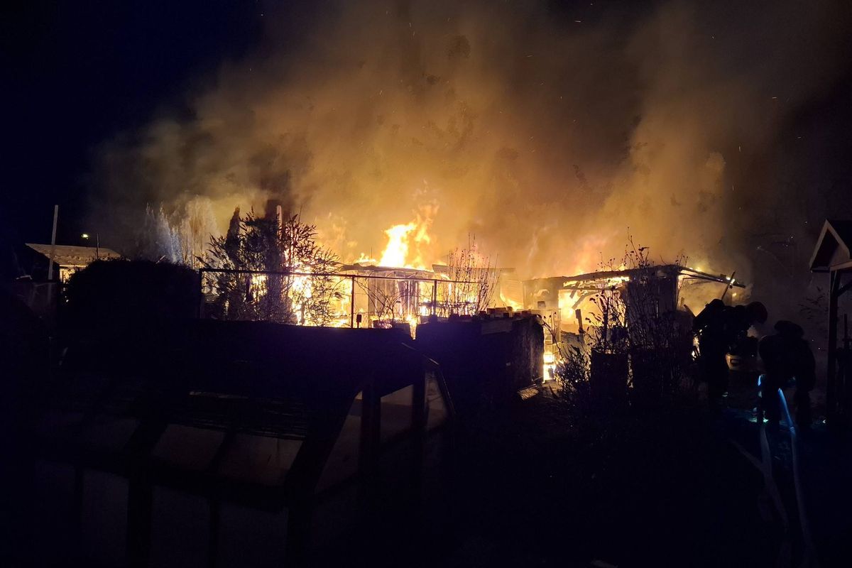 V Přerově hořely dvě chaty. V jedné vybuchla plynová láhev