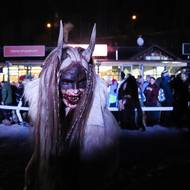 Mezi krampusáky se našlo i „něžné pohlaví“.