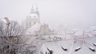 Závěr týdne přinese zlom, déšť vystřídá sníh