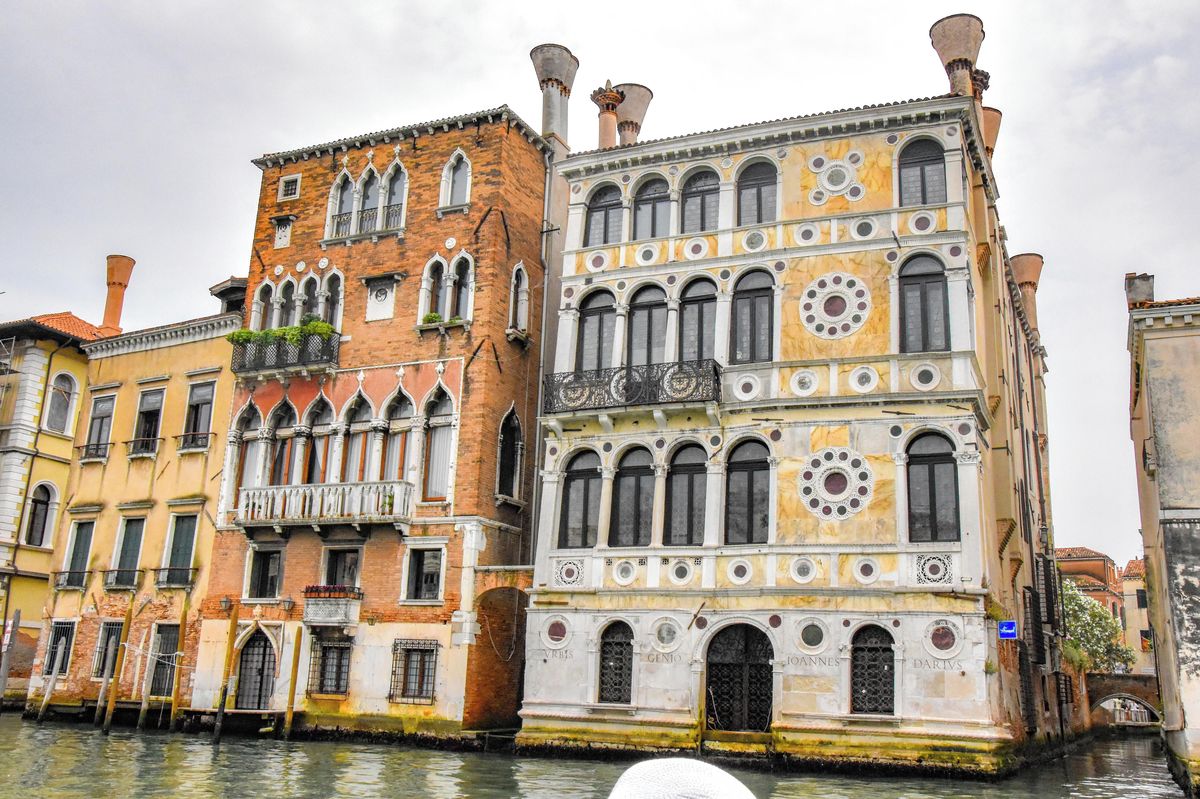 Vraždy, sebevraždy a bankroty. „Prokletý“ benátský palác hledá kupce