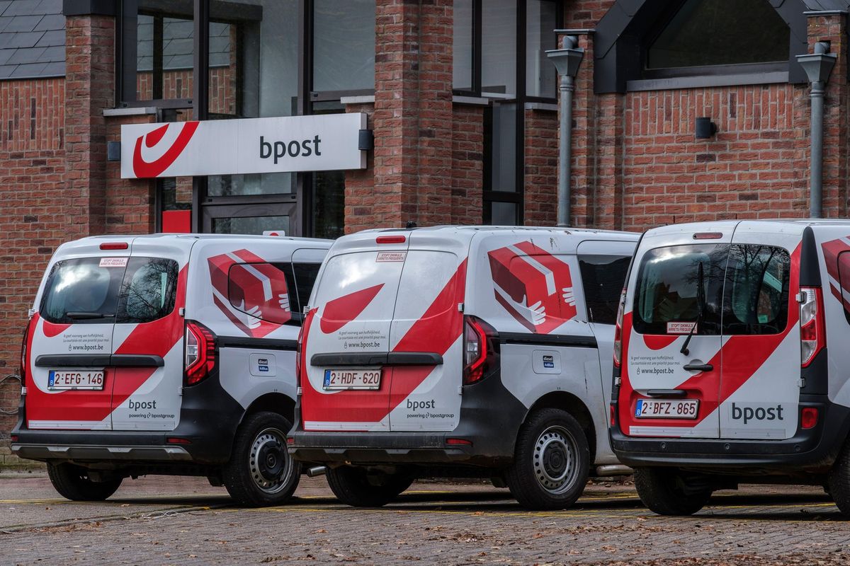 Poštovní zásilka v Belgii se ztratila, později se objevila na aukčním webu státní správy