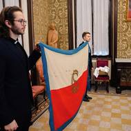 Přebírání návrhu čs. vlajky od M. R. Štefánika