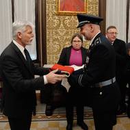 Petr Pavel přebírá vlajku v Římě.