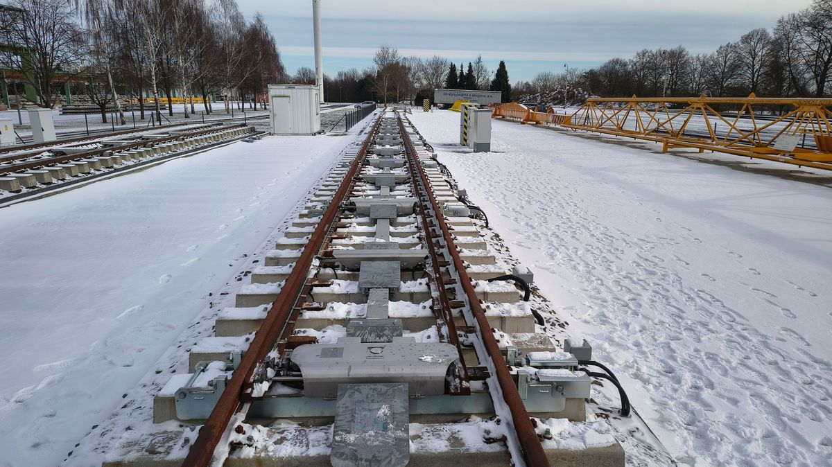 V Prostějově zahájili testování první české vysokorychlostní výhybky