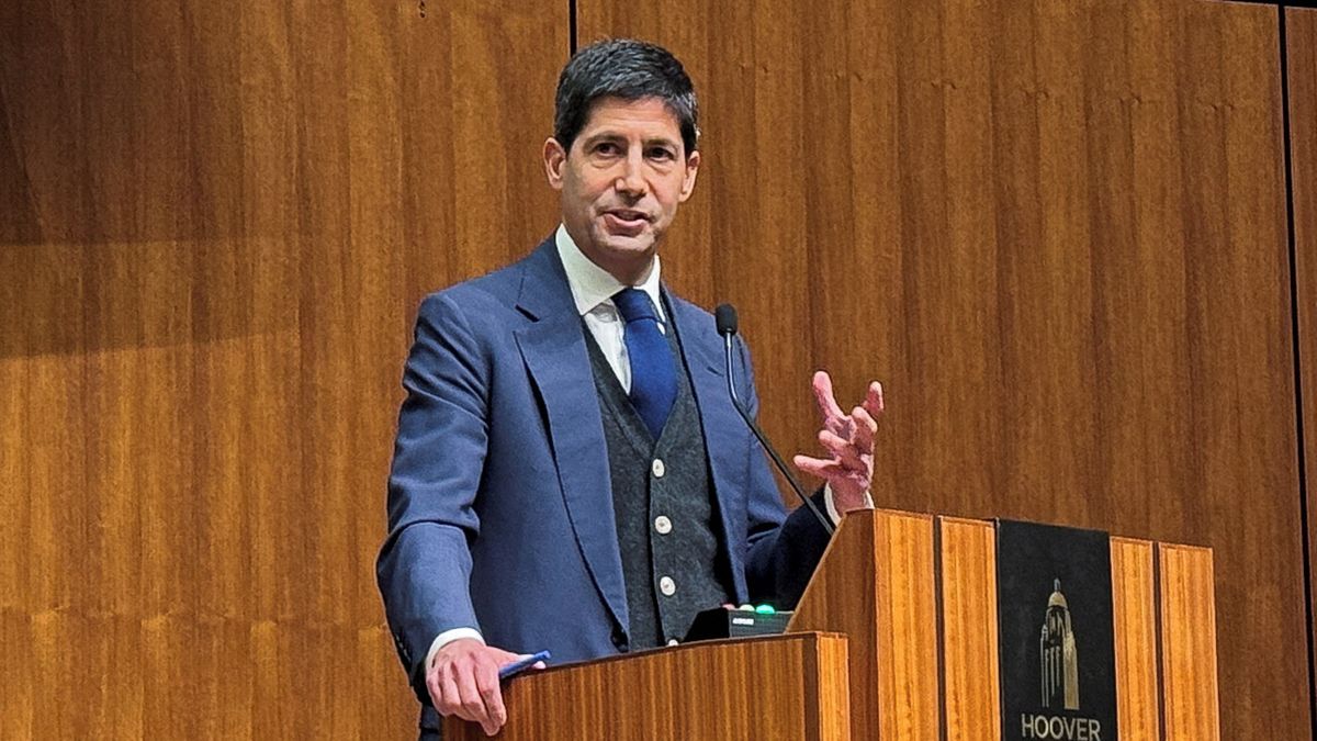 Trump chce jmenovat do čela Fedu kritika současného vedení Warshe